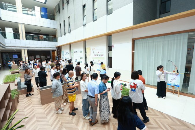 2025年8月6日和8月12日